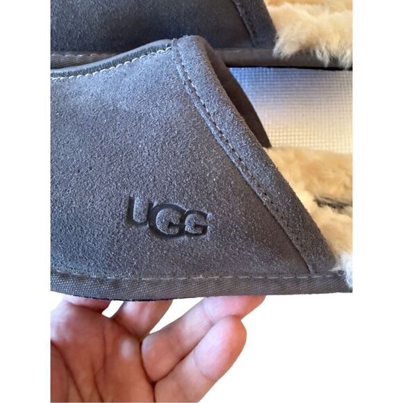 UGG Mens Gray Round Toe Sheepskin Suede Slip On Flat Slippers Size 9 main image 6